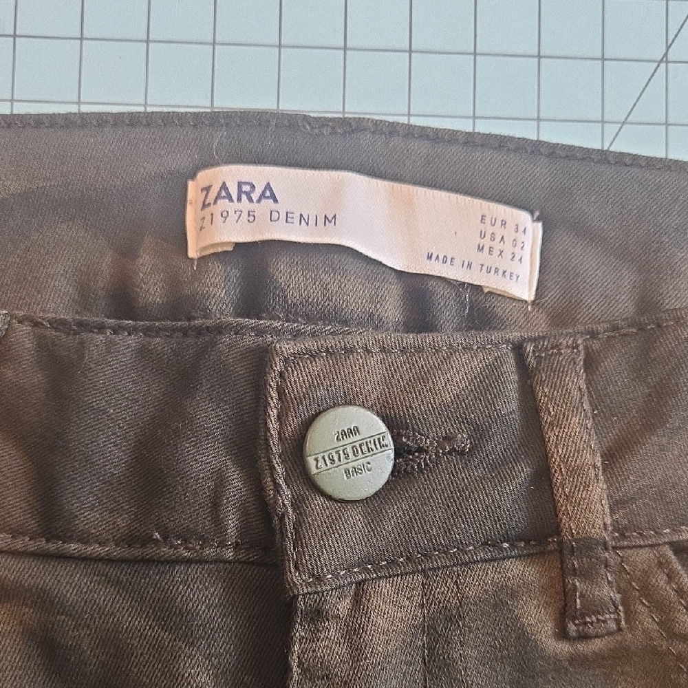 Zara 1975 Denim Jeans in Dark Brown